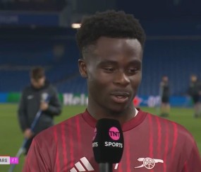 萨卡：听到球迷们突然庆祝，我大概就知道其他比赛发生了什么